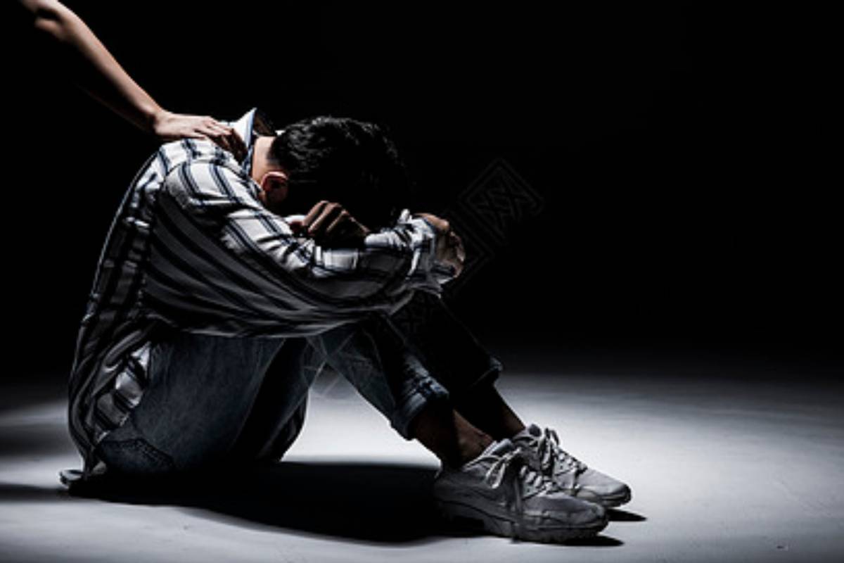 大学生家庭教育的缺失,学生越学越自卑,不要让爱绑架了孩子_冲突_父母