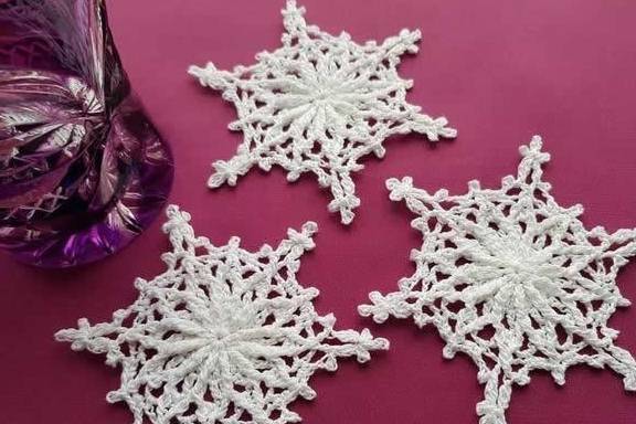 几十款钩针雪花小花片,各种形态都有,非常美,收藏好!