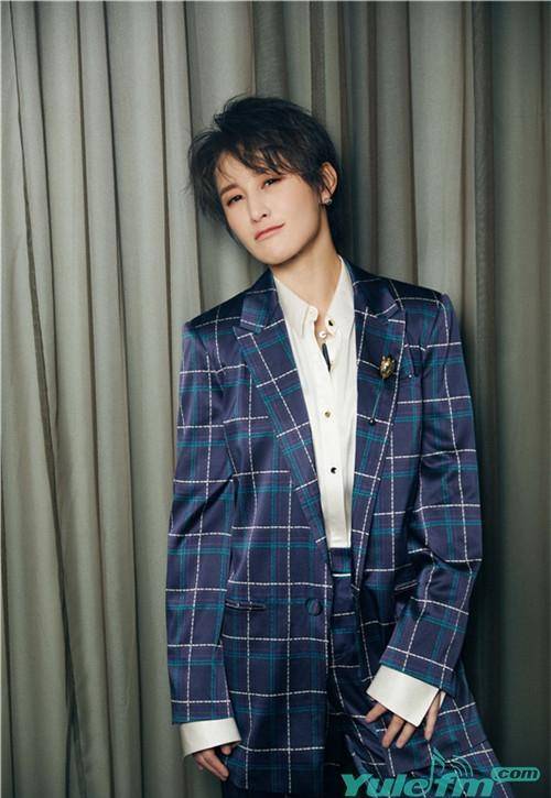 蒋璐霞荣获年度电影演员奖真金不怕淬炼凭实力表达_盛典_数据_短发