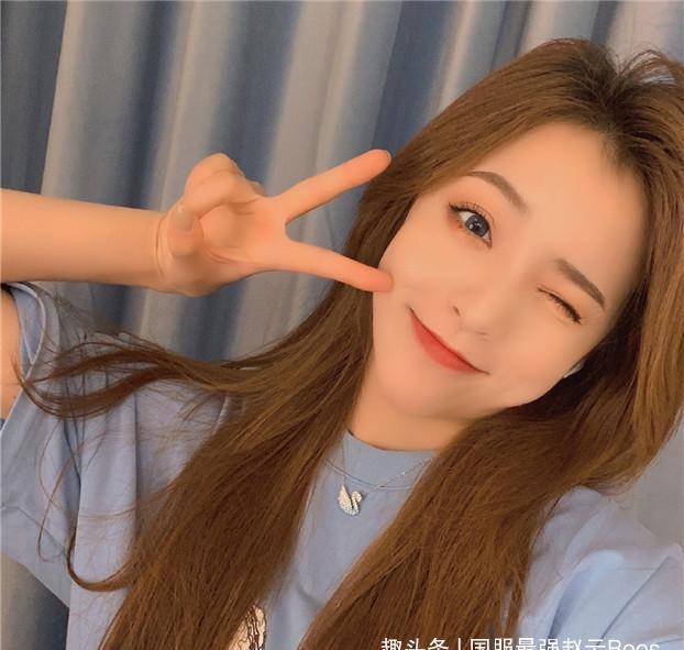 为辟谣"整容",刘思瑶晒"大学时期"自拍,网友:初恋脸我爱了_方脸_五官