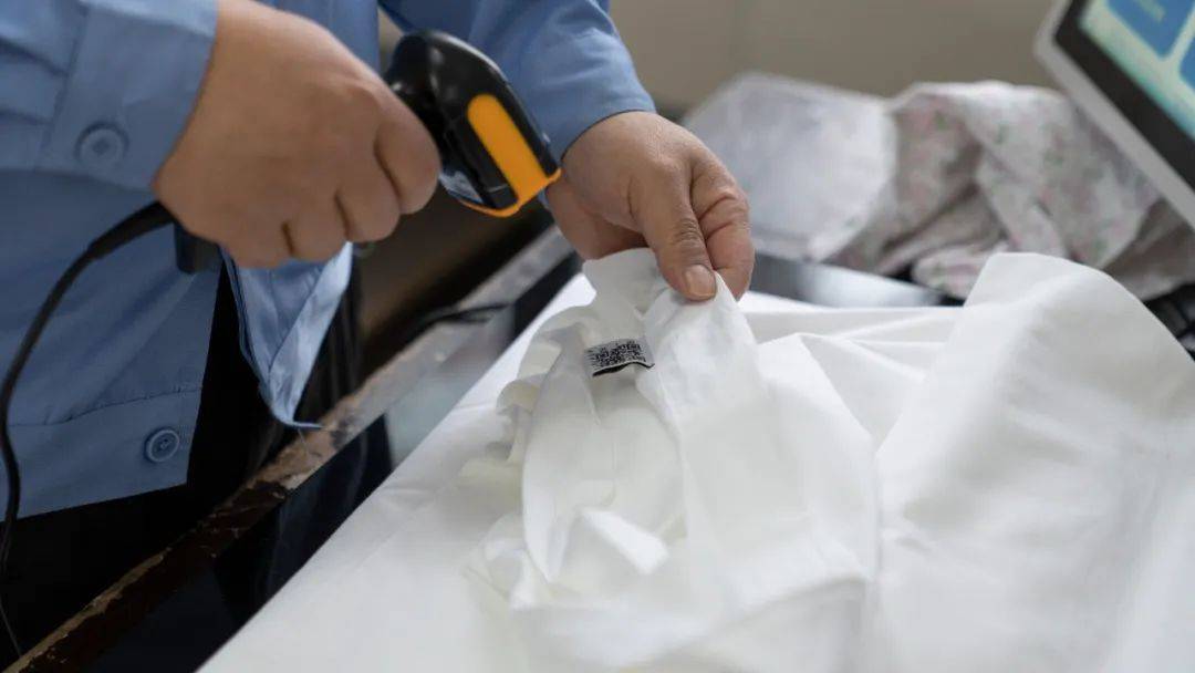 出门玩还要带一次性床单被套?揭秘乌镇景区酒店内幕!_游客_客房_芯片