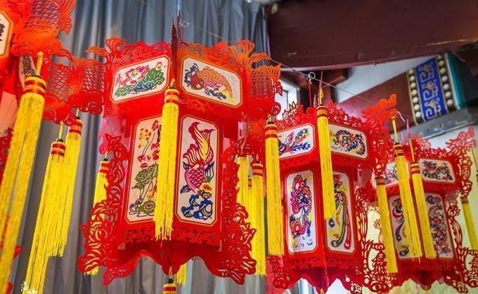 举办"长城脚下话非遗",让游客领略非遗文化的传统魅力_曲阳_宫灯_雕刻