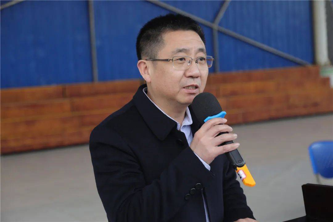 青衿之志 履践致远 西充中学初2021级春季表彰暨家校共育会_家长_成长