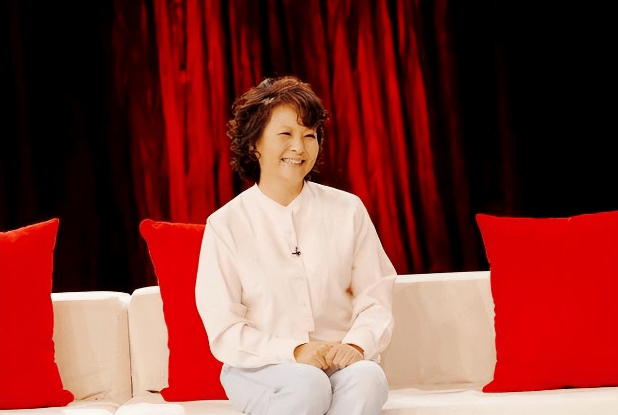 演员李羚:嫁大13岁初恋男友,婚后住10平米废弃车库,现状如何?