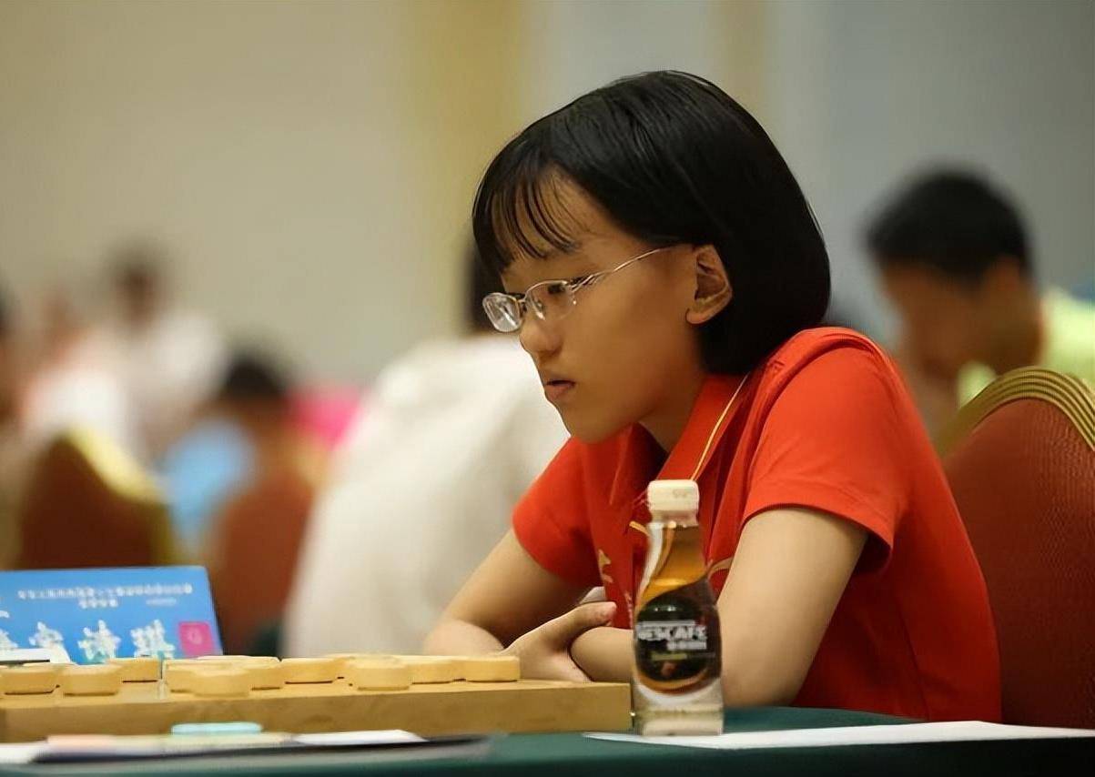 王子涵,女,中国象棋运动员,全国象棋大师 ,13岁进入河北省象棋队,15岁
