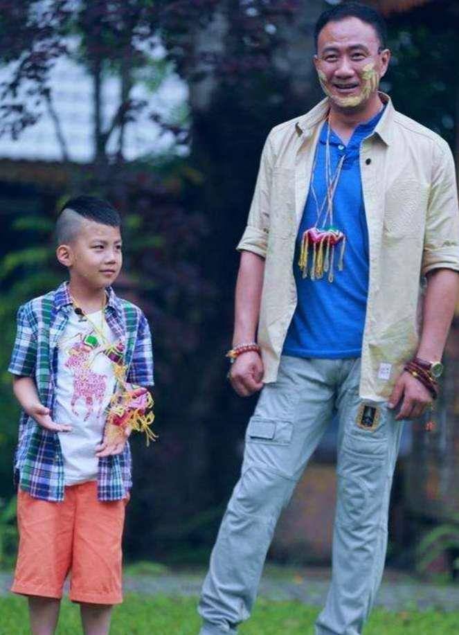 哪儿第三季》是某卫视推出的一档亲子类综艺节目,李锐在里面担任主持