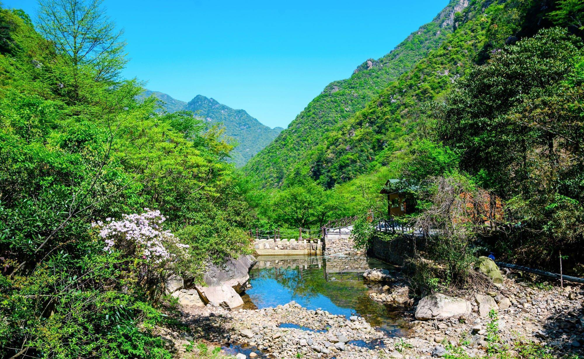 安吉浙北大峡谷,地处神秘的北纬30度,被誉为"浙江青藏高原"_地方_瀑布