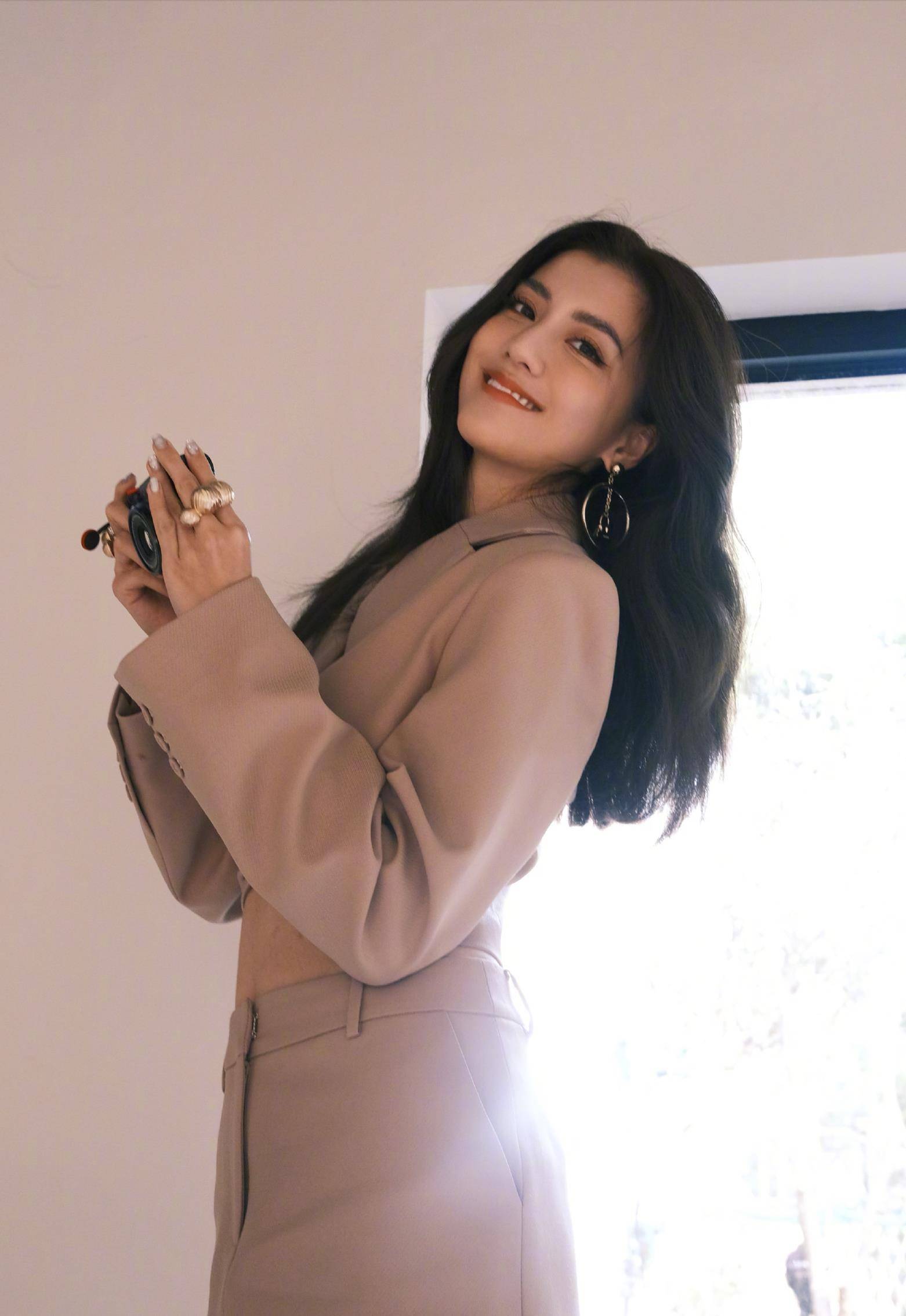 29岁吴千语嫁给富二代后,悠闲生活尽显优雅富贵!_男人_女人_时尚