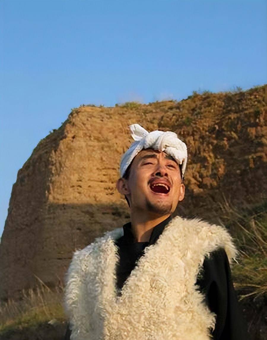 阿宝:击败凤凰传奇,成了《星光大道》总冠军,生活状况如何了?