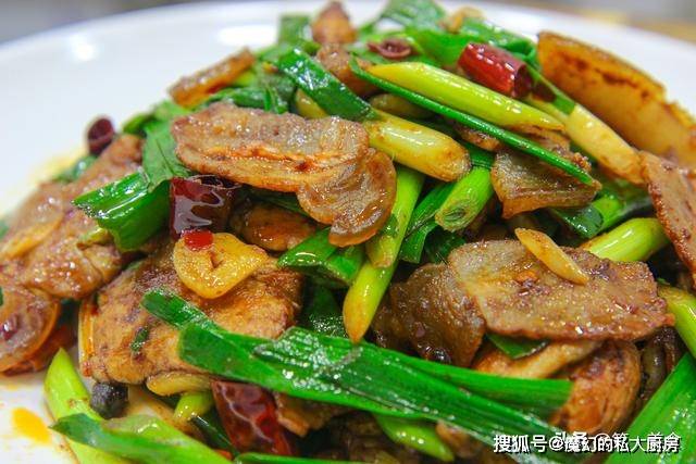 大厨炒的青蒜炒肉片,是不是像极了回锅肉,烹饪技巧都在里面