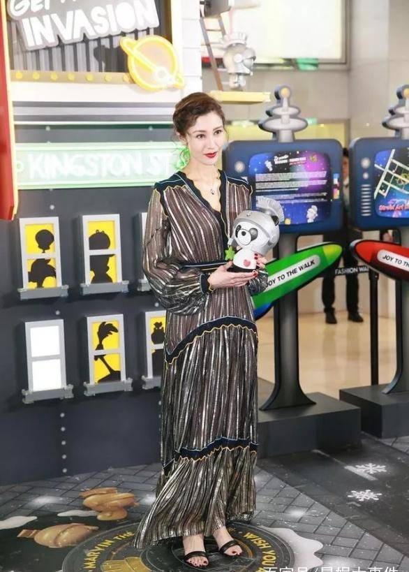 48岁李嘉欣复出,不愧是"东方明珠",模样依旧18岁!_生活_老公_儿子