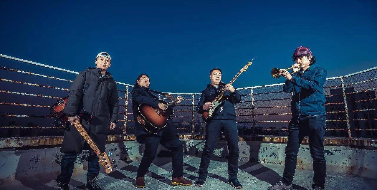 配上苏朵驴质嗓音虽然曲调不算优美歌词也十分接地气2010年发行水手公