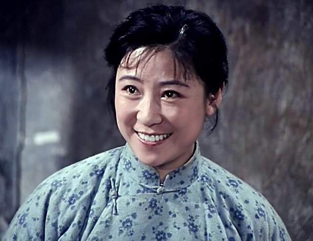 北影厂选择了在当时炙手可热的"当家花旦"李秀明扮演"四姑娘".