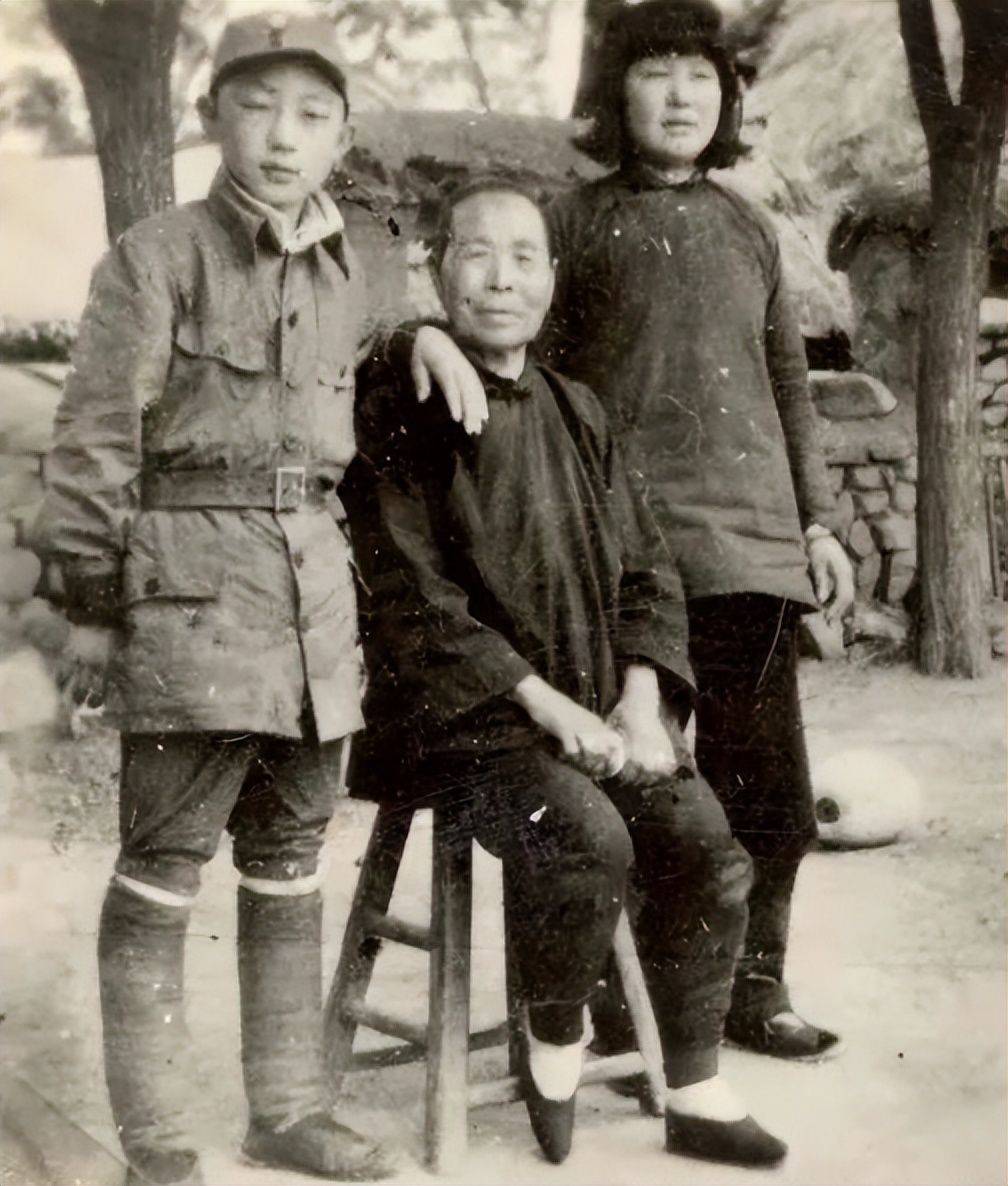 用杀猪开水烫死日军,被活埋一天后奇迹生还_刘杰英_刘福兴_八路军