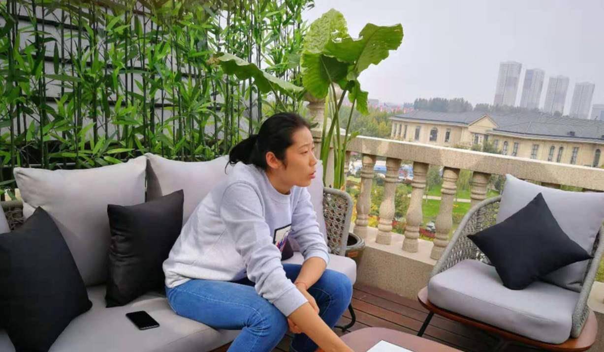 曾春蕾的豪宅让人羡慕_球员_球迷_赛场