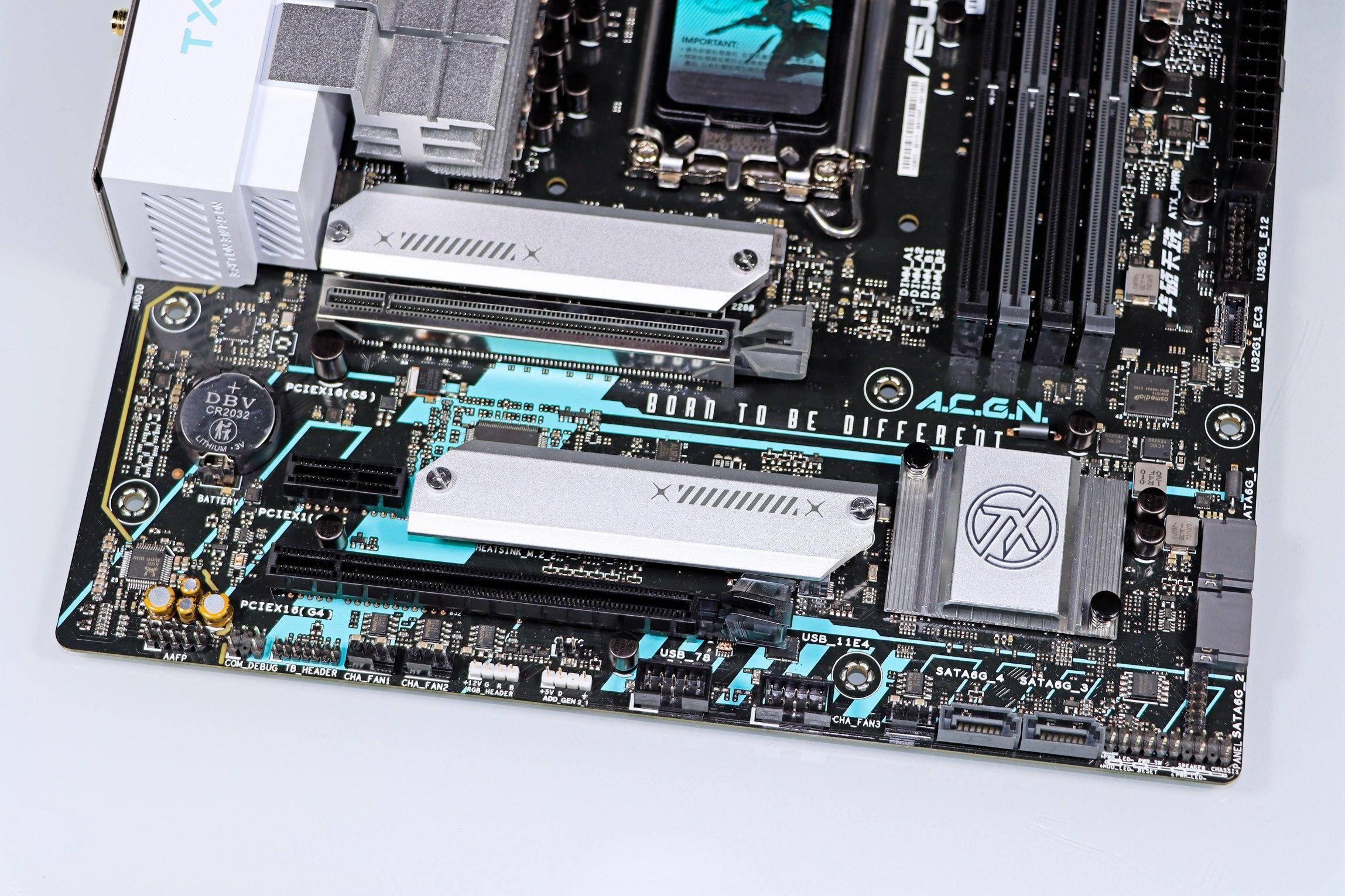 2 组 dimm ddr4 双通道内存插槽,最高支持 ddr4 5333 (oc).