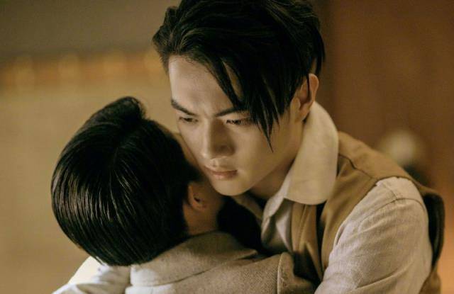 《烈火军校》顾燕帧谢襄同床?