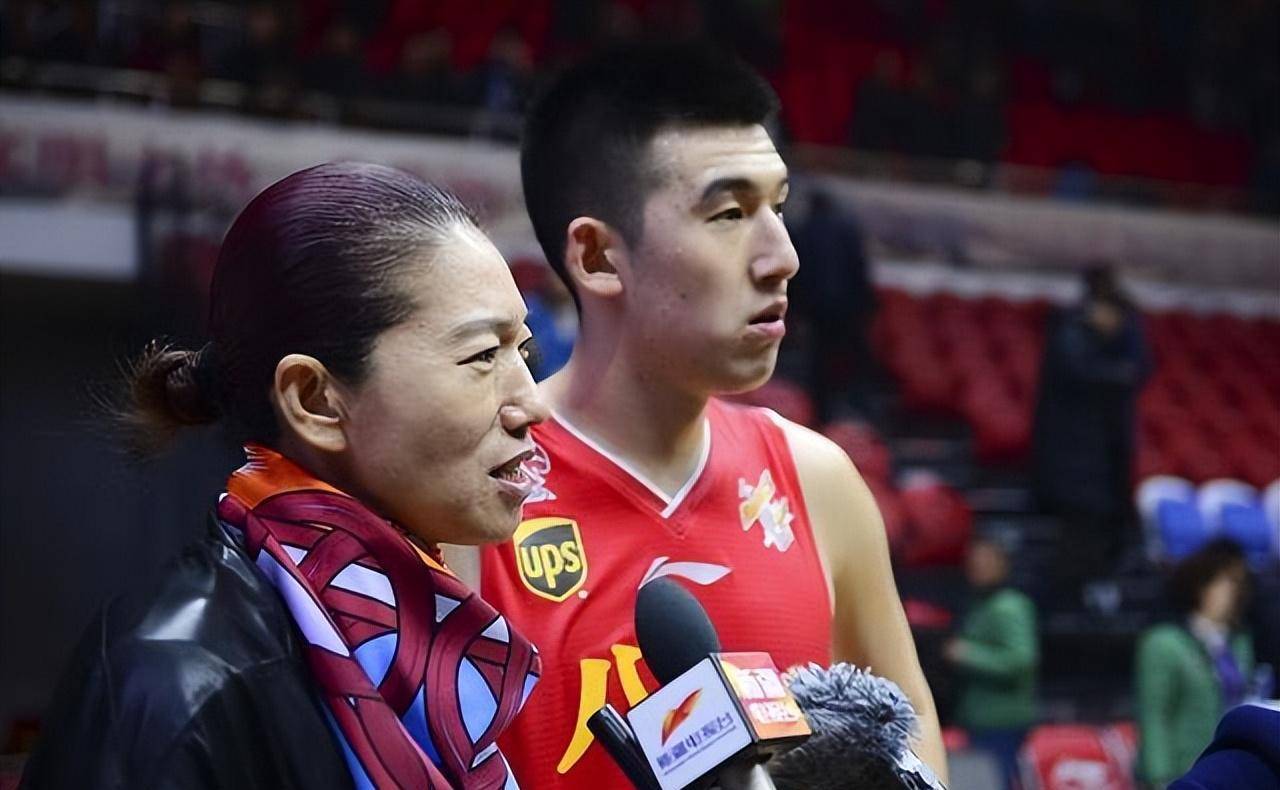 3场关键战砍0分,展淑萍不信邪,休赛期陪伴付豪加练_训练_杜锋_比赛