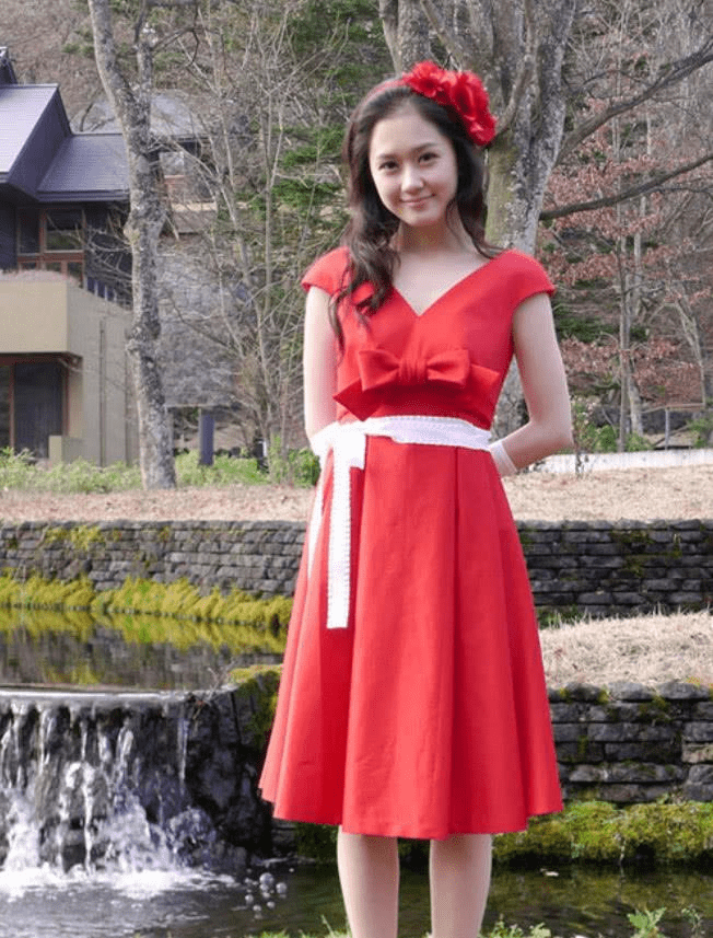 女星自曝被规则上百次,上厕所都不放过,却祸从口出被封_张娜拉_中国