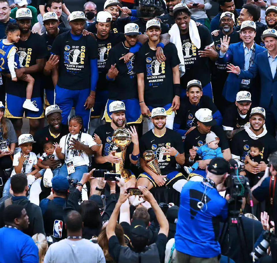 打架和续约,看勇士管理层如何让勇士成为一支总冠军球队的?