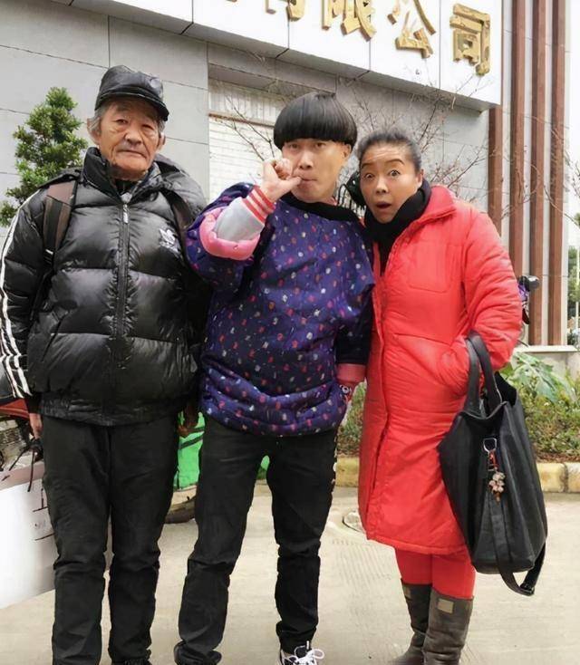 他是云南省一级演员,却成无戏可拍,70岁因一句"你妹"爆红_大爷_张纪中