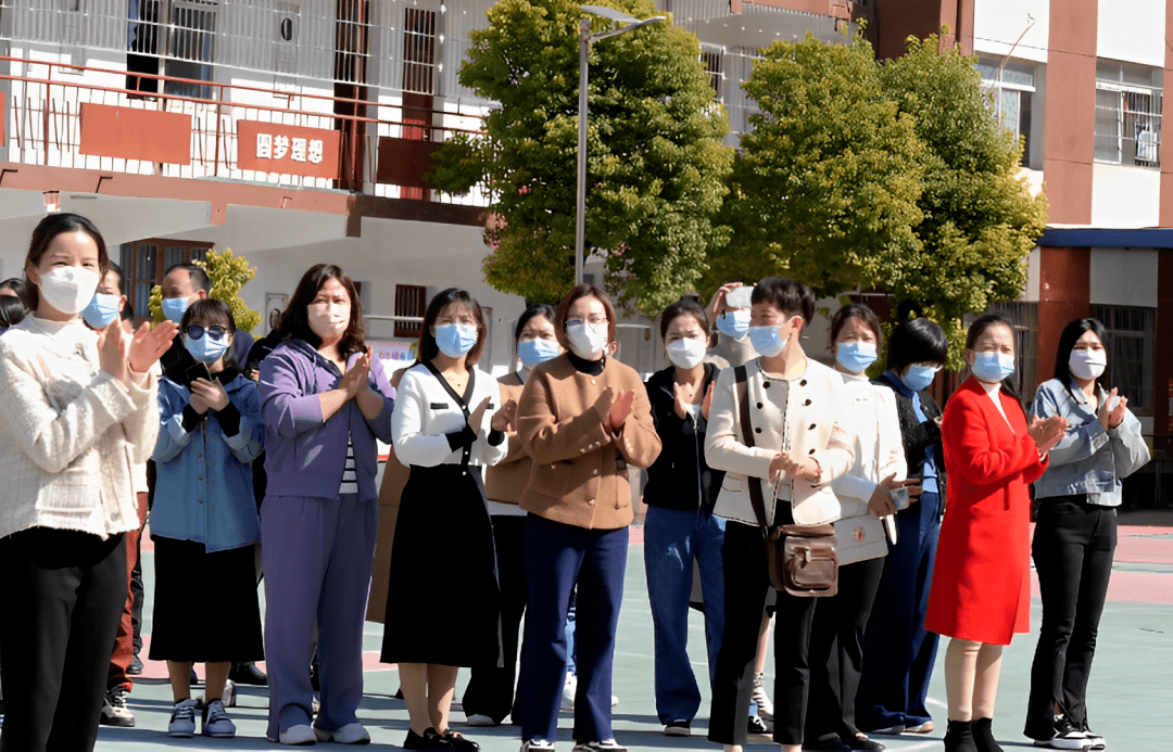 树榜样,砺青春——直击武汉小梅花学校奖学金颁奖典礼