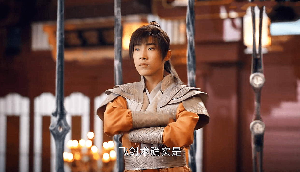 而他和半步神游玄境的洛青阳大战,施展了无双城的御剑术,十二柄飞剑加