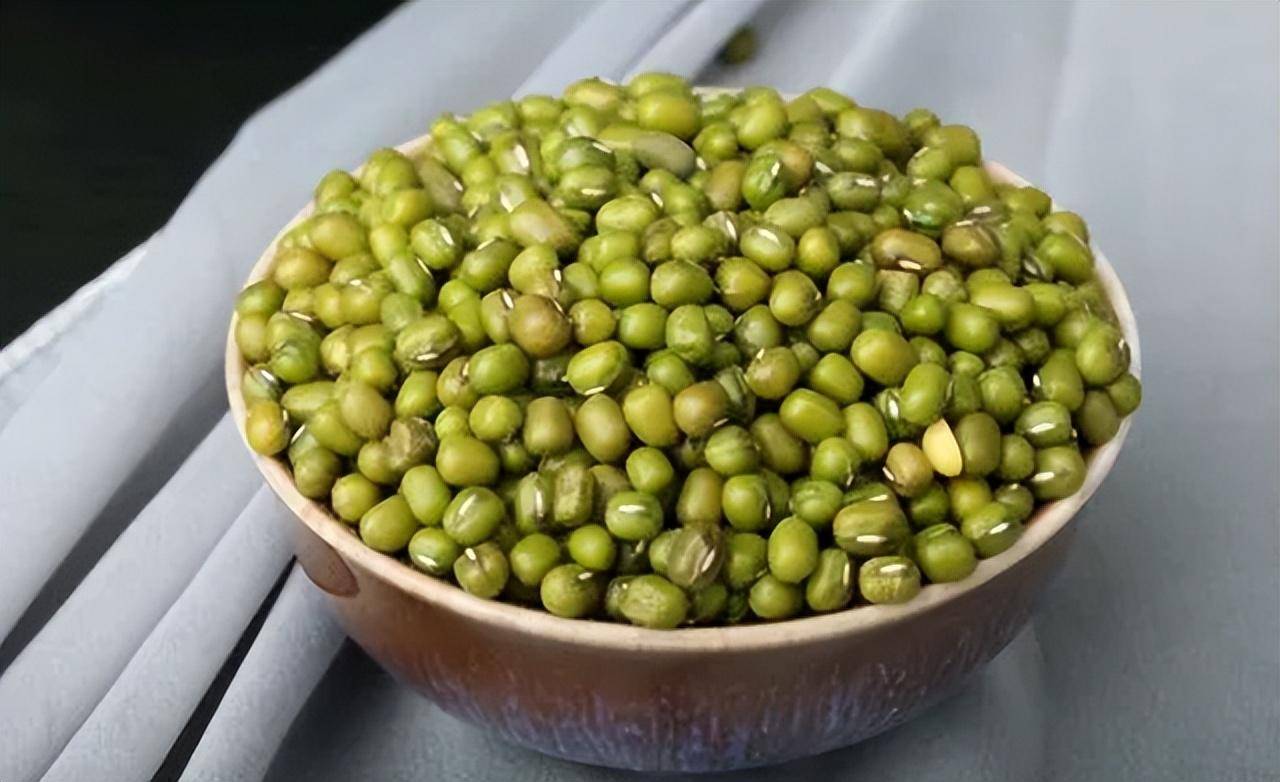 绿豆和它或是"黄金搭档",坚持泡水喝,或有助减少体内湿气_身体_功效