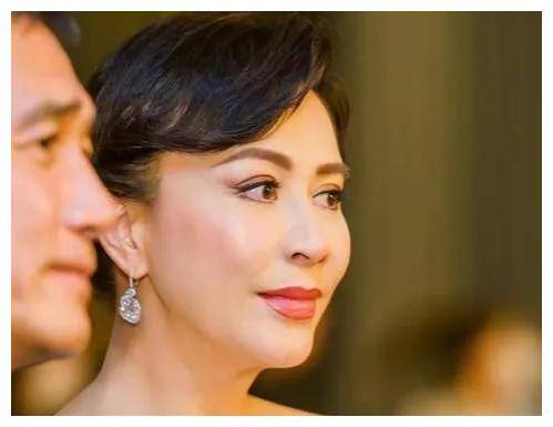 刘嘉:我原谅所有人,蓝洁瑛:我觉得我脏了,不配谈恋爱_报警_曾志伟