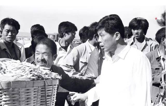 “百姓书记”王伯祥逝世，曾建立江北最大蔬菜批发市场，令人惋惜