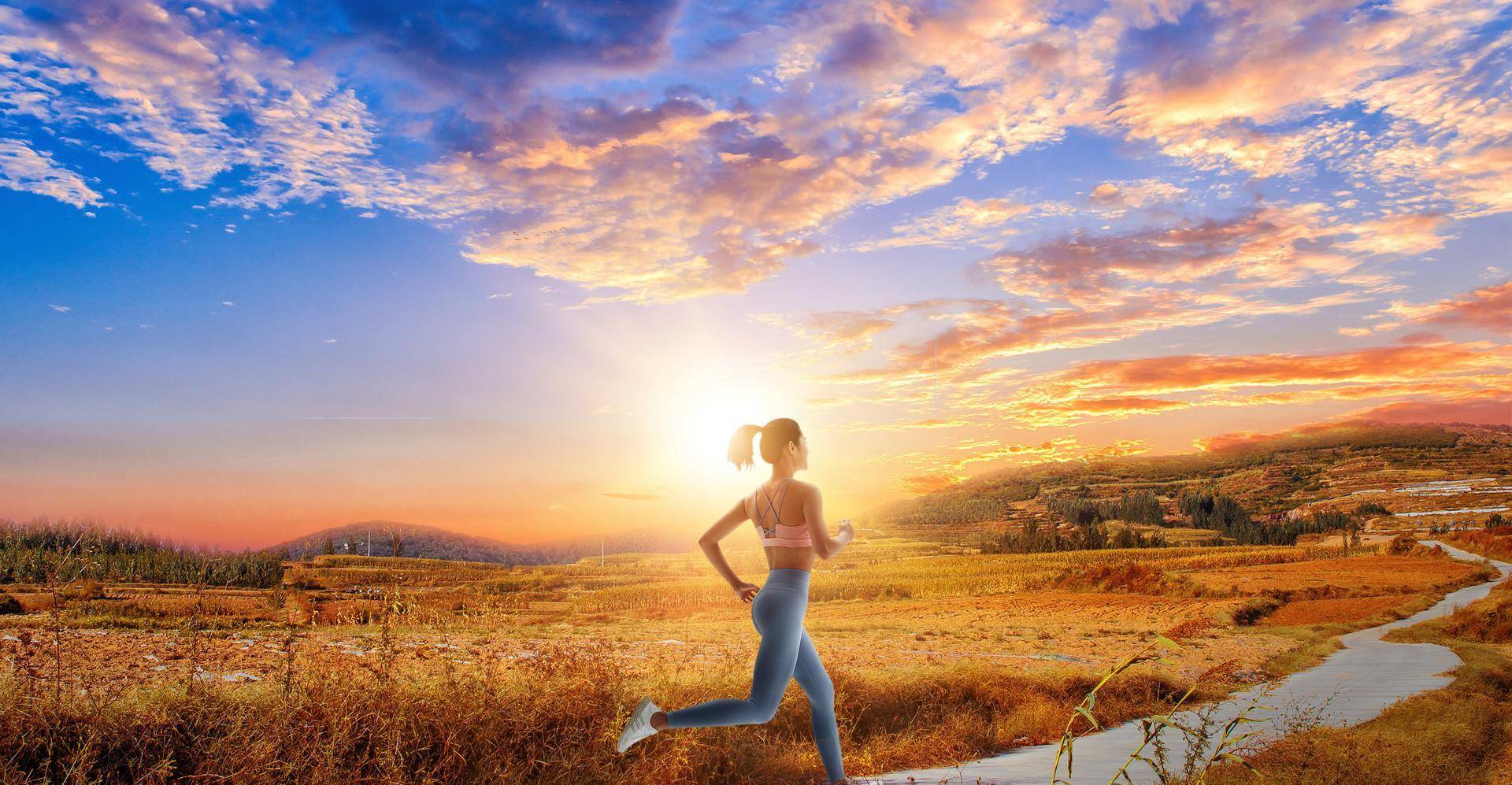 晨跑分享:迎着晨光和初升的太阳跑在健身径上_进步_运动_城市