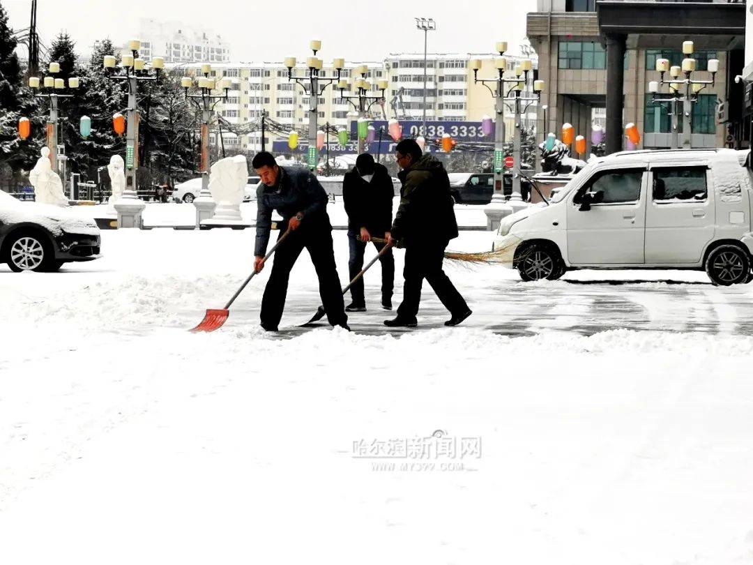 雪不断下！清冰雪大军连夜战春雪｜省内27条高速封锁