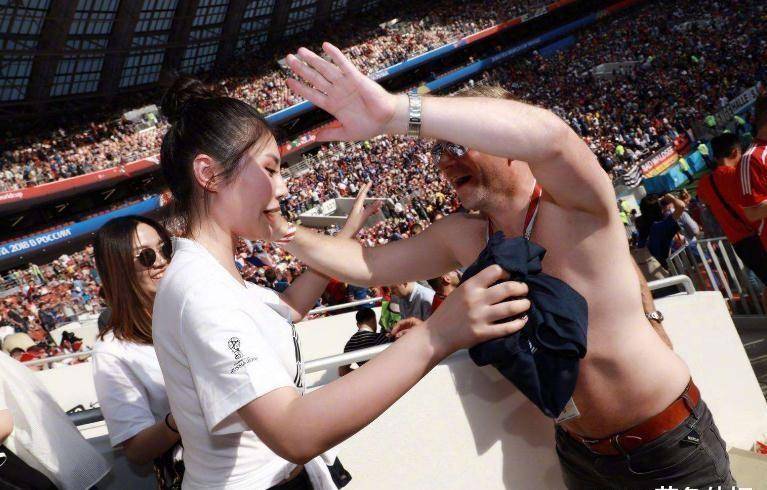 辣眼睛,跳高冠军张国伟退役,大嫂徐冬冬成"龙吸水"二代掌门_网友_话题