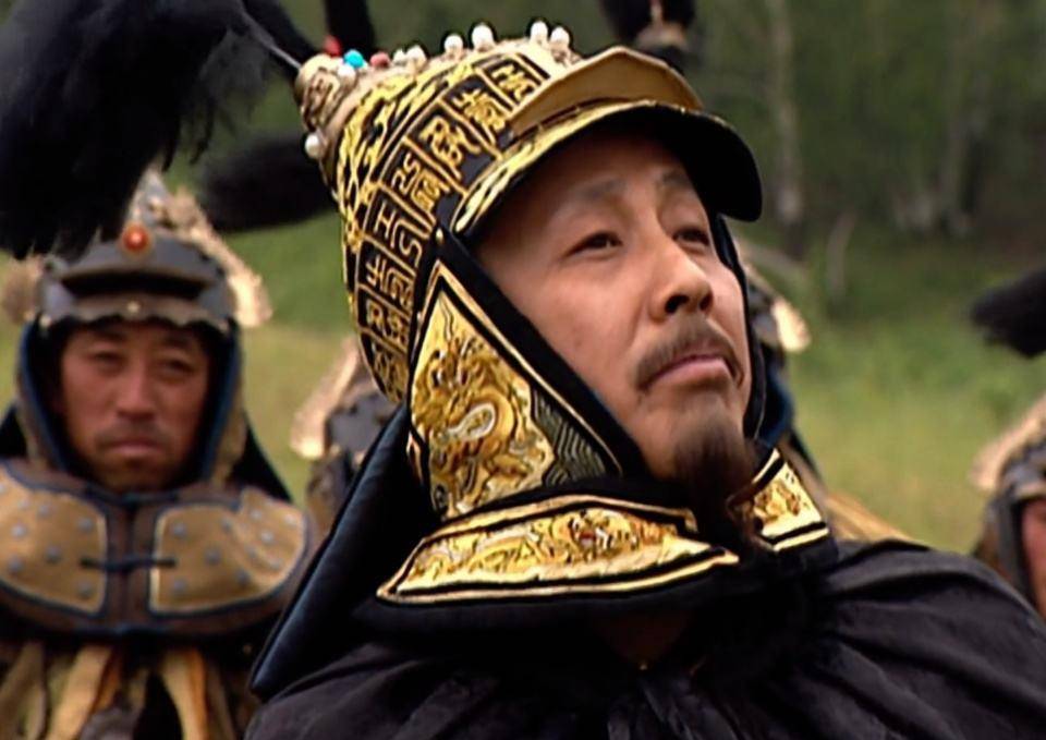 康熙四十七年,康熙带着皇子围猎,可是十八阿哥胤衸恶疾突发,死在了路