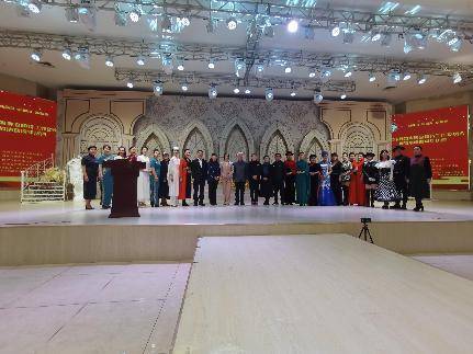 定兴绽放形体训练中心,梦之缘模特队,易县禅乐文化艺术团,枫之舞代表