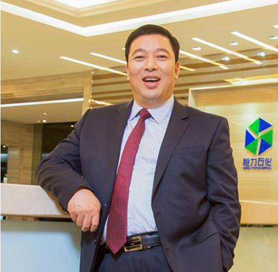 江苏首富陈建华,身家高达2600亿元,每天坐直升机上下班