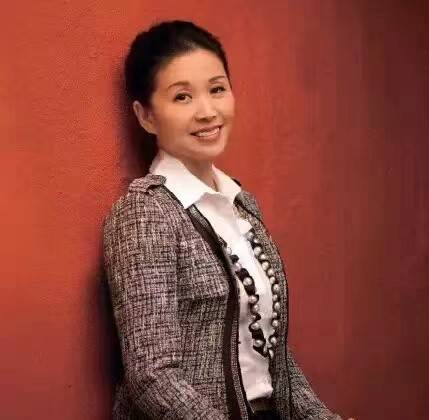 黄菡:倒追老公恩爱31年,54岁重返舞台,孟非的最佳搭档_袁健_小时候