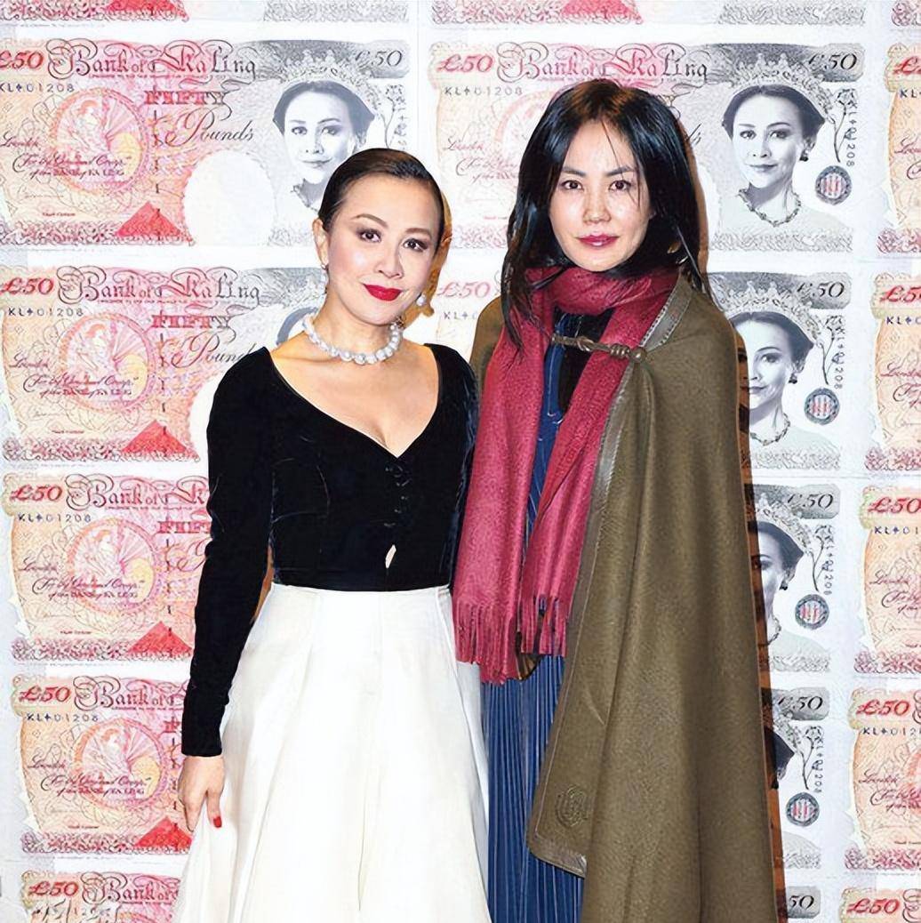 刘嘉玲同框王菲合影!