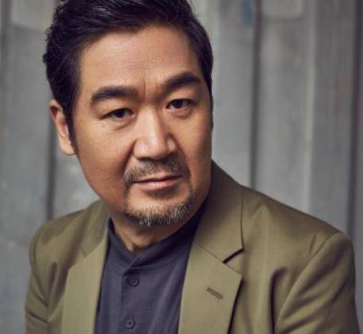 72年张国立和尸体共处4晚后,头发一夜掉光,现在想起来仍发怵_工作