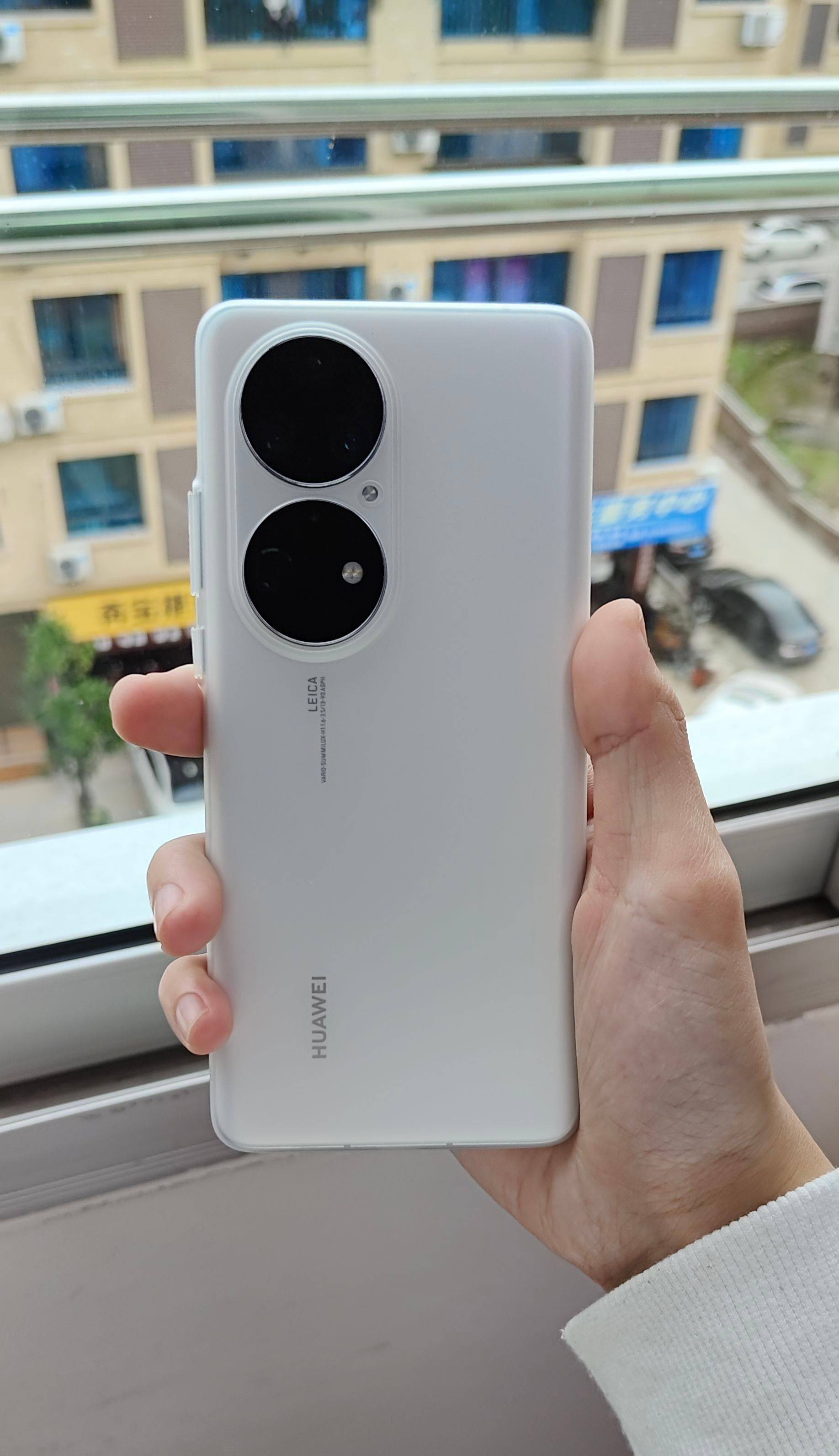 传感器而且还有暗光长焦,这一点就非常舒服了,正愁p50 pro长焦暗光