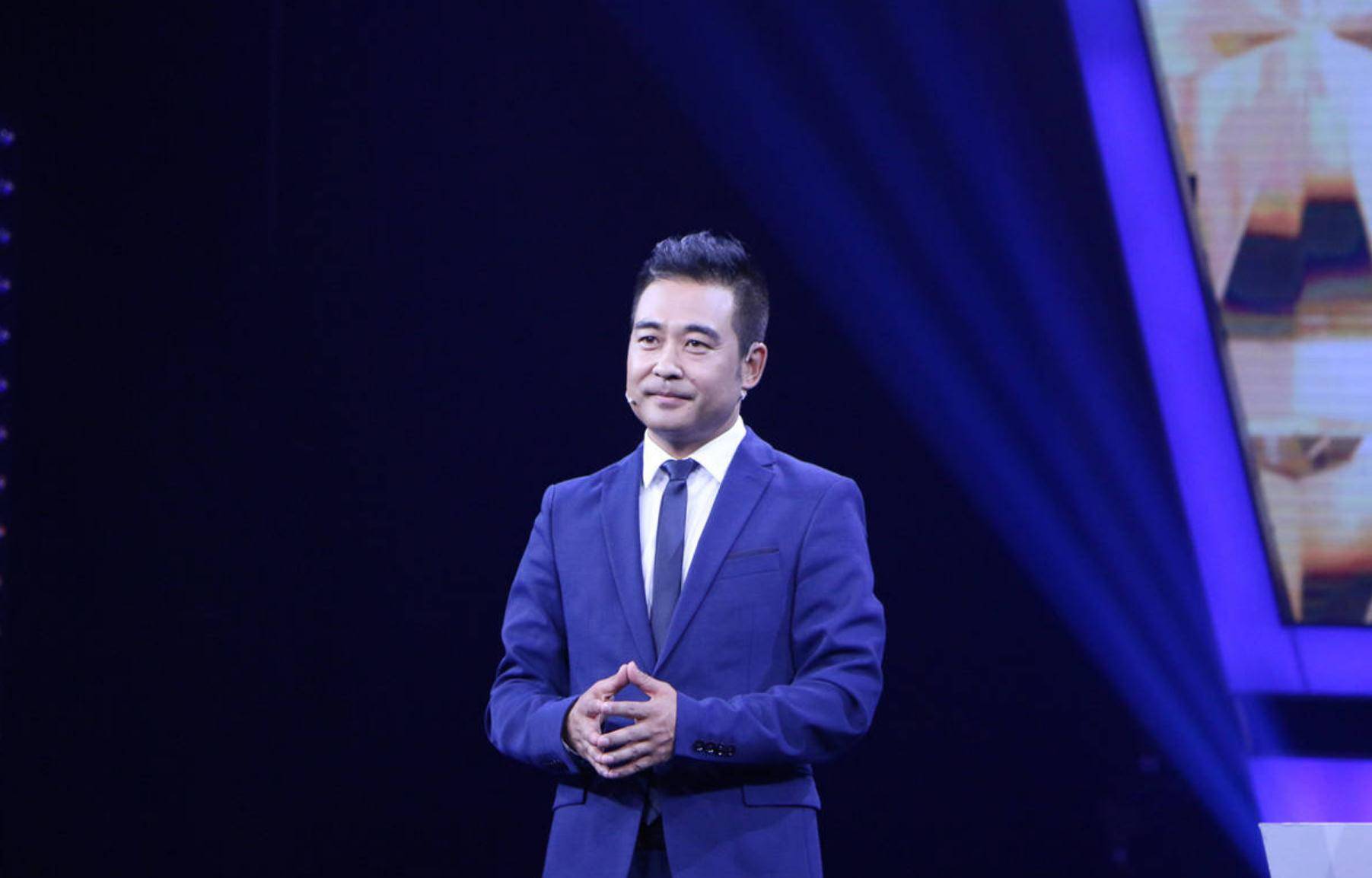 年度优秀主持人,播音主持金话筒奖,这些荣誉是对季小军业务能力的最好