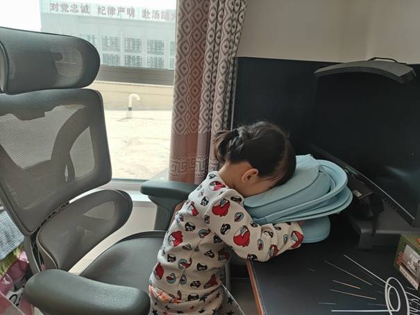 枕在云端，入睡不难-车厘子专业中小学生午休枕评测