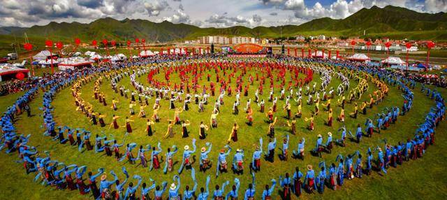 欢乐歌庄文艺汇演"将于4月8日举行!_舞蹈_四川省_动作