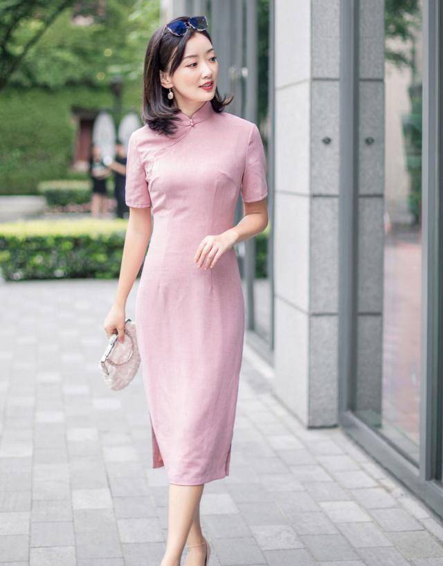 优雅时尚的旗袍,低调彰显气质!_印花_女人_名媛