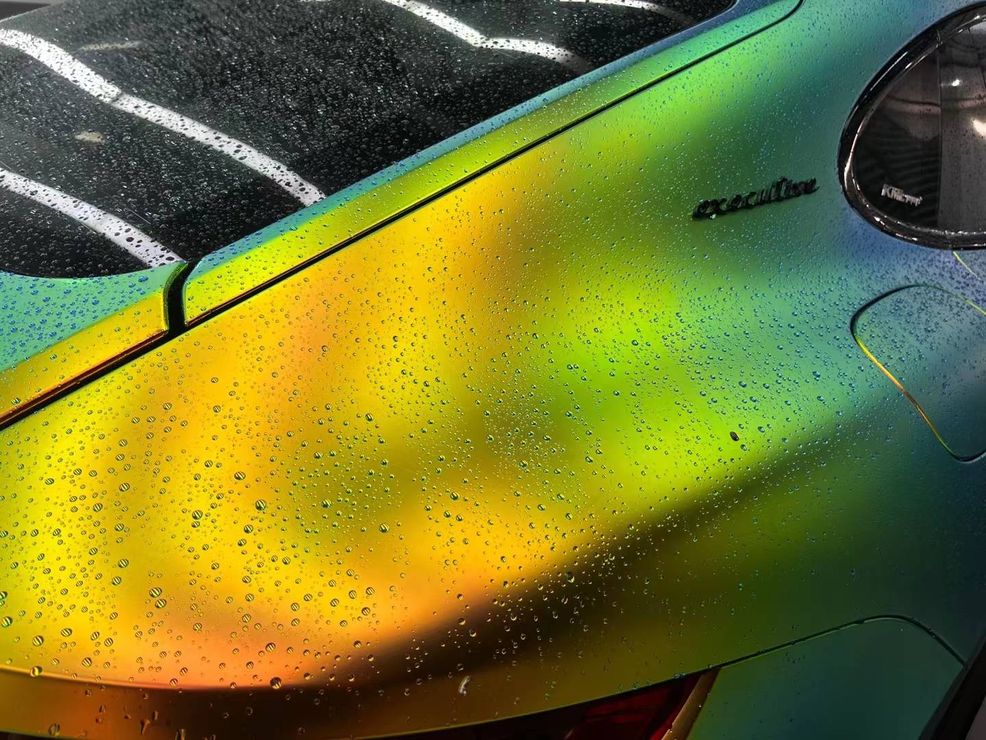 保时捷卡慕斯改色膜亚彩虹电镀绿,成功界的"艳丽女神"_搜狐汽车_搜狐