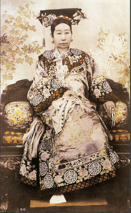 慈禧真实"照片",被美国博物馆珍藏至今,原来这才是她真实容颜_历史