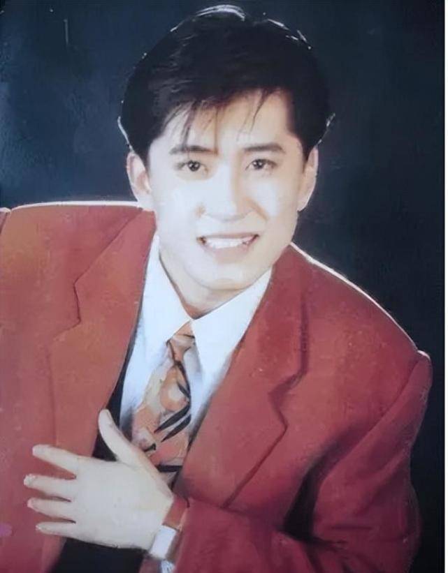 歌手毛宁罕见露脸,54岁换头成妖,网友称:老嫂子气质足足的_事业_舞台