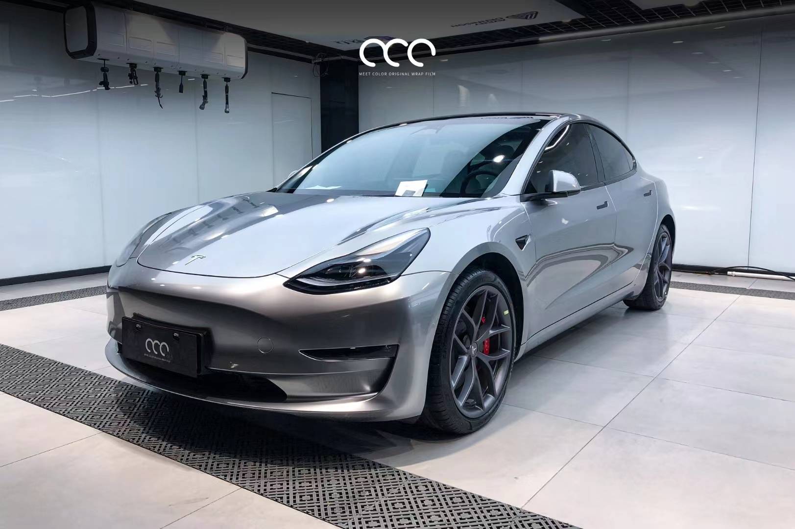 特斯拉model3银色图片