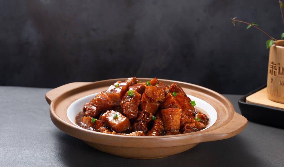 的红烧肉超好吃,软糯咸香,肥而不腻,吃一次念念不忘_五花肉_表面_美味