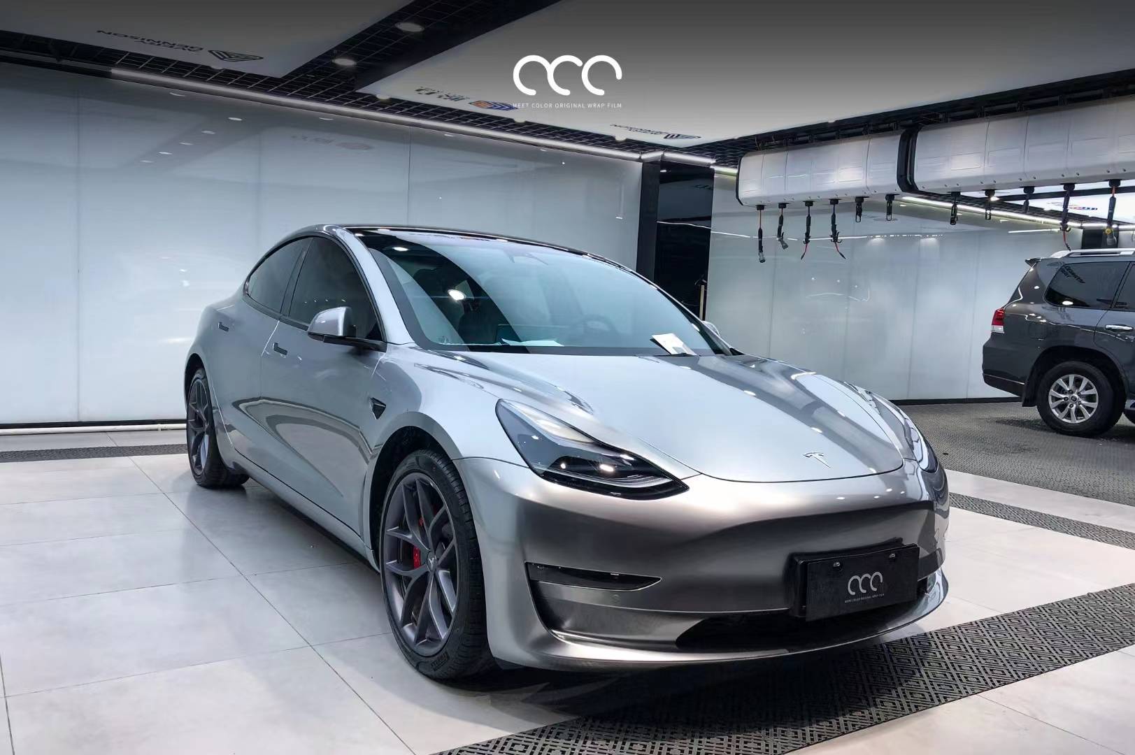 特斯拉model 3漫彩改色膜gt银,银箭之魂